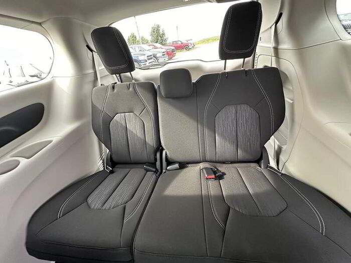 Chrysler Grand Caravan N/A – Image 11