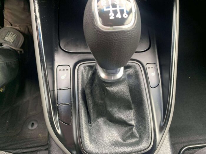 KIA Rondo LX - Image 12