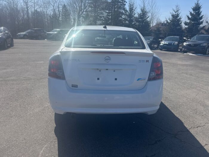 Nissan Sentra SE-R - Image 6