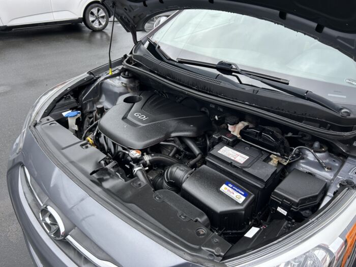 Hyundai Accent SE – Image 11