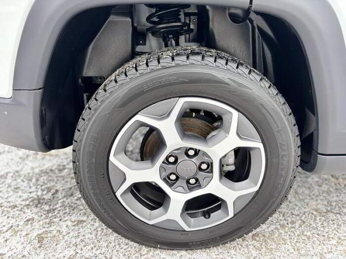 Jeep Compass Trailhawk 4x4 - Image 10