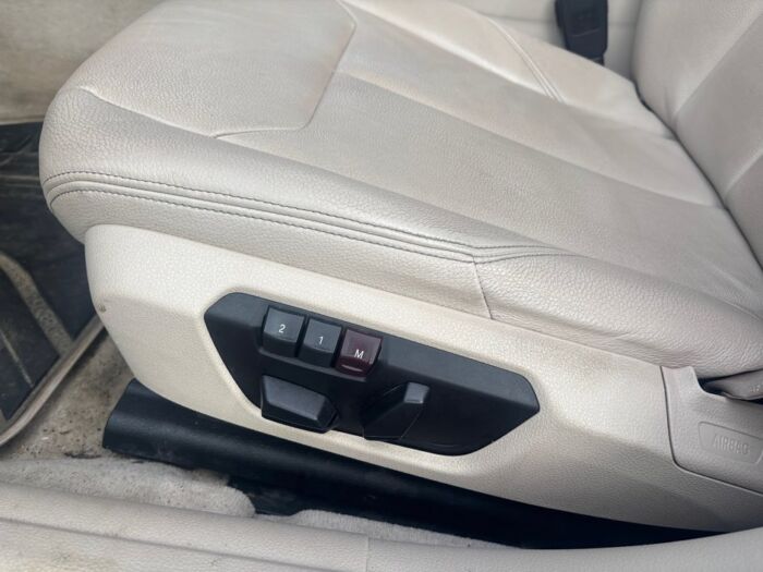 BMW 3 Series 328i – Image 11