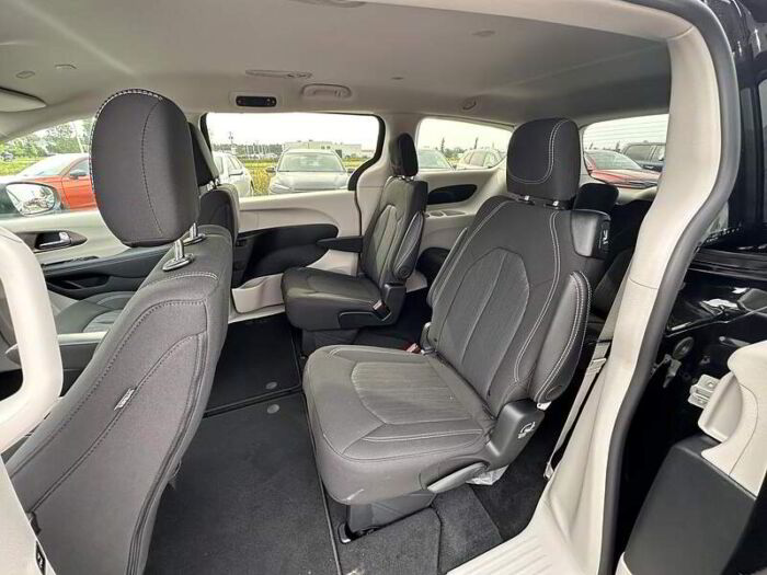 Chrysler Grand Caravan N/A – Image 10
