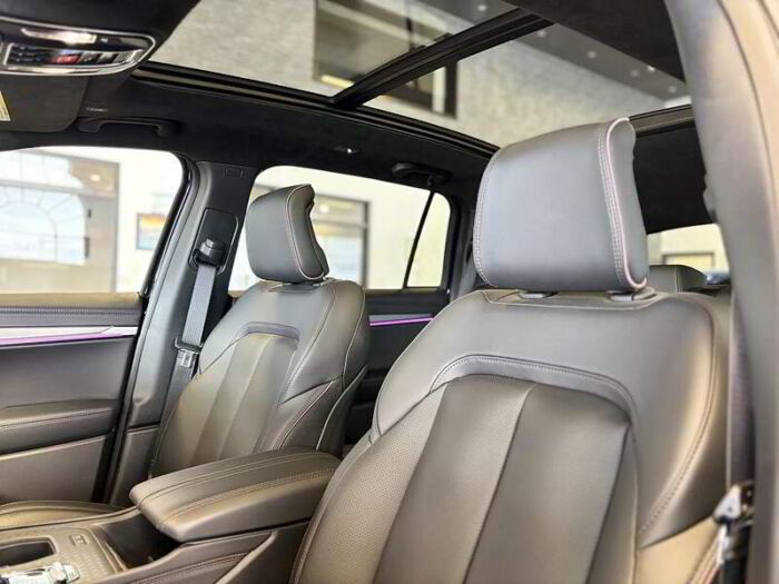Jeep Wagoneer S N/A – Image 18