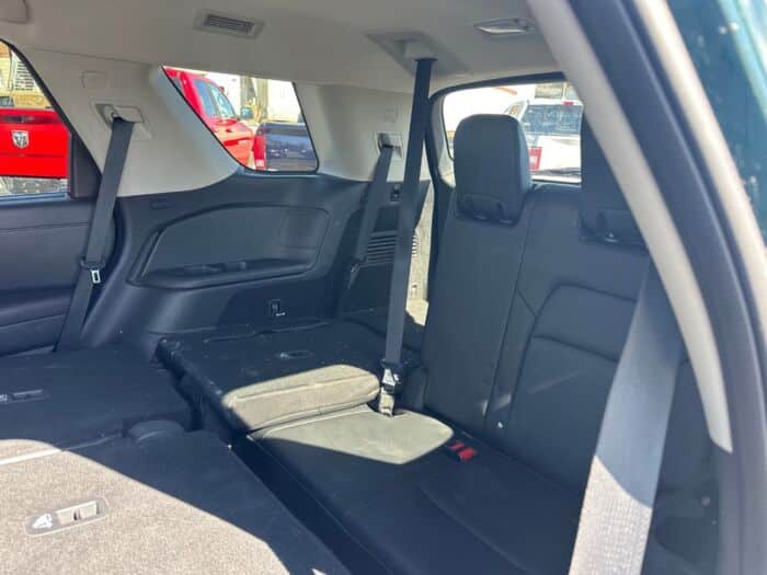 Nissan Pathfinder SL - Image 10