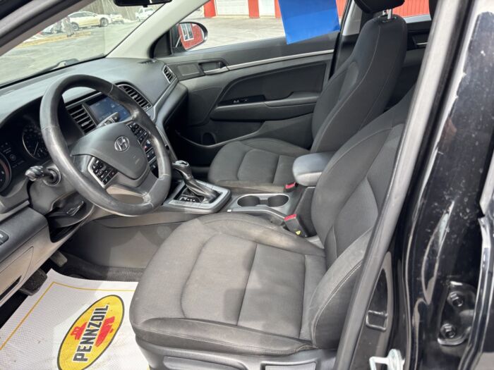 Hyundai Elantra GL SE – Image 11