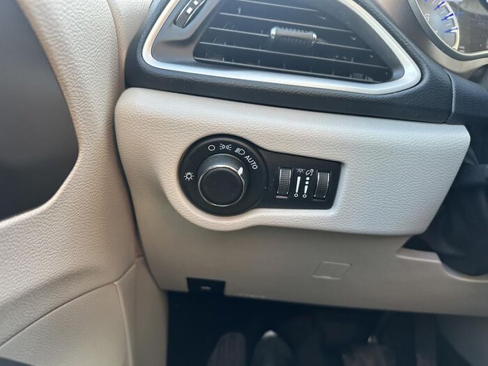Chrysler Grand Caravan SXT 2RM - Image 18