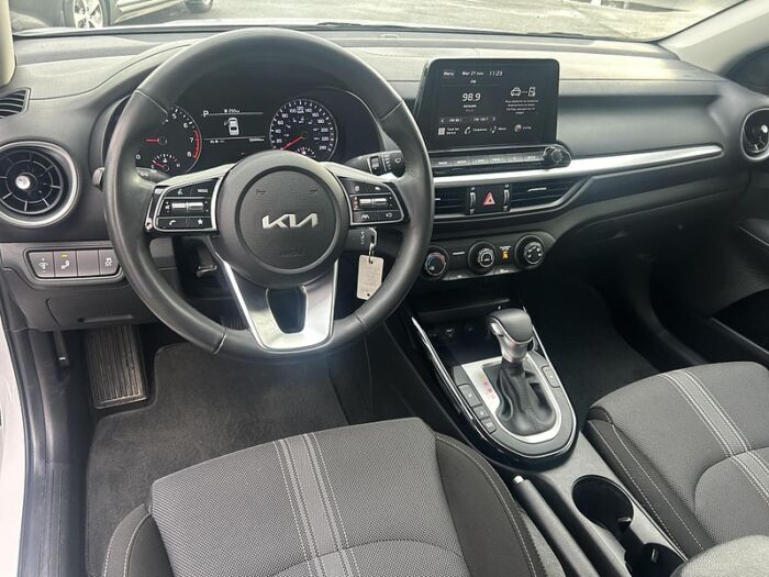 Kia Forte EX IVT – Image 10