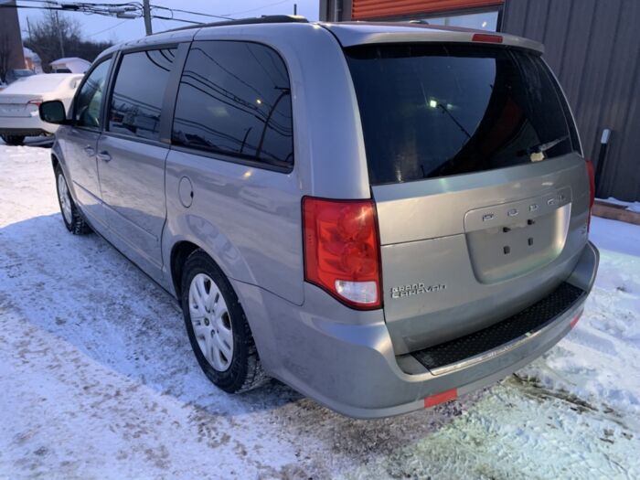 Dodge Grand Caravan SXT – Image 3