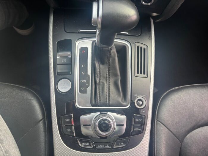 Audi A4 2.0L TURBO TFSI PREMIUM – Image 19