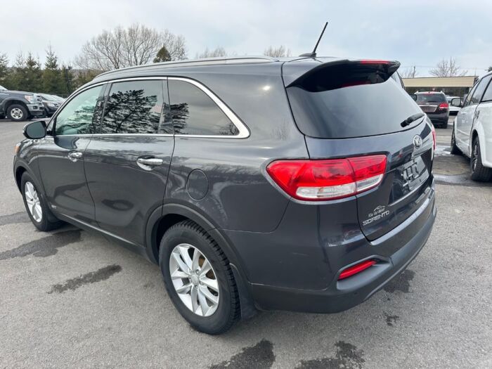 Kia Sorento LX – Image 4