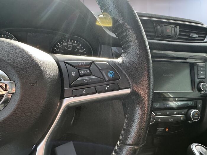 Nissan Qashqai SV TI CVT - Image 16