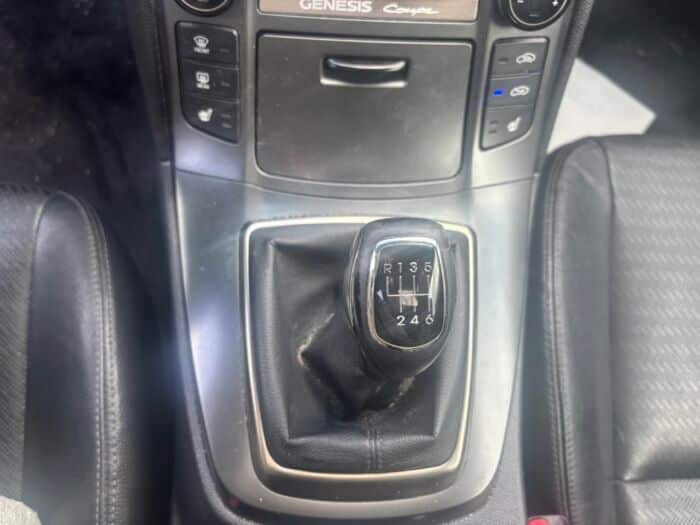 Hyundai Genesis Coupe PREMIUM – Image 13