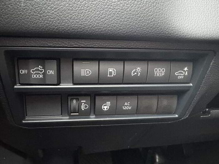 Toyota Tundra Hybrid 4x4 Crewmax Limited Long Bed – Image 13