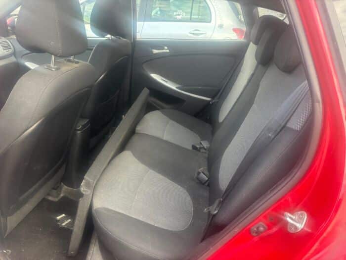 Hyundai Accent GL – Image 6