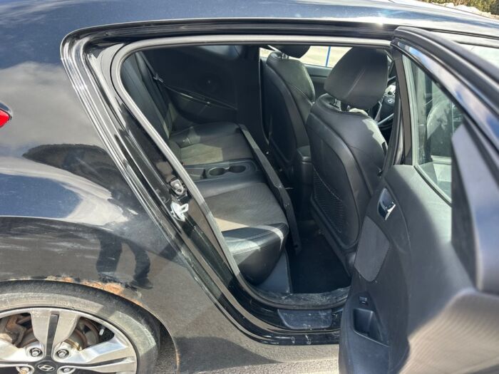 Hyundai Veloster W/Tech – Image 6