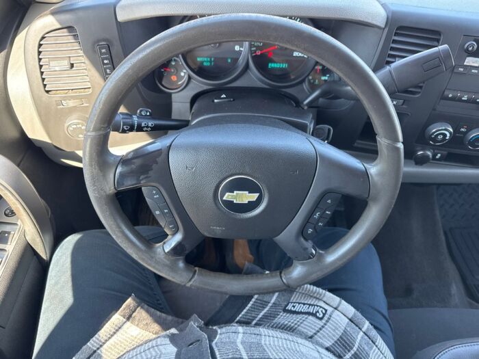 Chevrolet Silverado 1500 LS Cheyenne Edition – Image 23