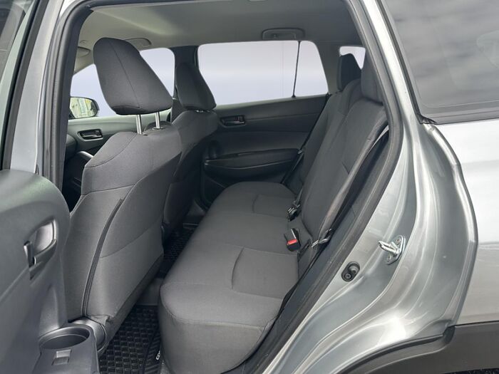 Toyota Corolla Cross LE TA – Image 13