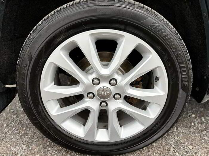 Jeep Grand Cherokee 4 RM, 4 portes, Limited – Image 10