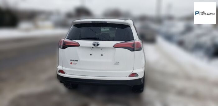 Toyota RAV4 LE - Image 9