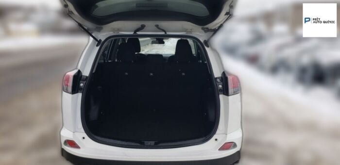 Toyota RAV4 LE - Image 8