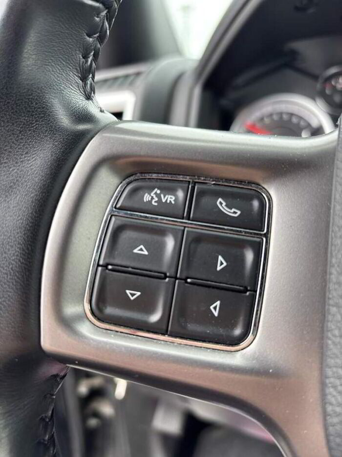 RAM 1500 Classic Warlock cabine d'équipe 4x4 caisse de 5 pi 7 po – Image 10