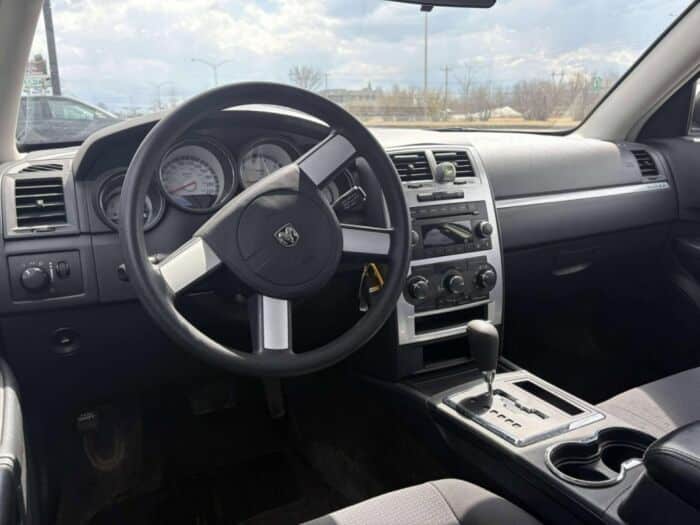 Dodge Charger SE – Image 12
