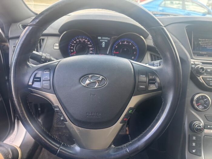Hyundai Genesis Coupe PREMIUM – Image 16
