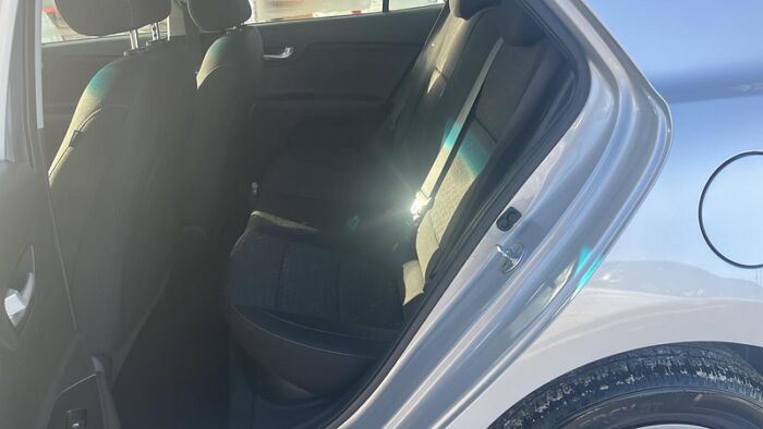 Kia Rio 5 portes LX+ IVT - Image 7