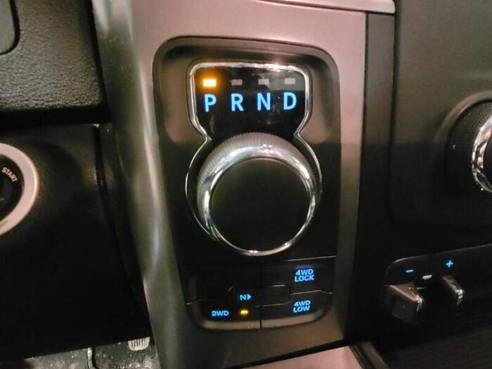 RAM 1500 Classic SLT cabine d'équipe 4x4 caisse de 5 pi 7 po - Image 19