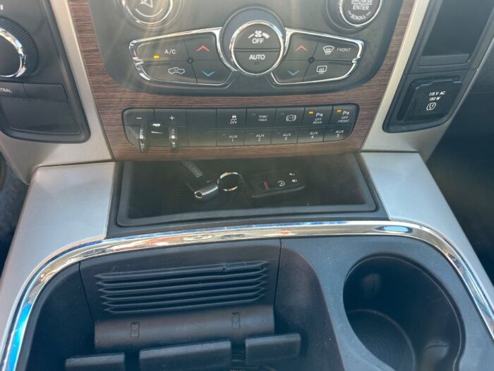 Ram 2500 LARAMIE – Image 13