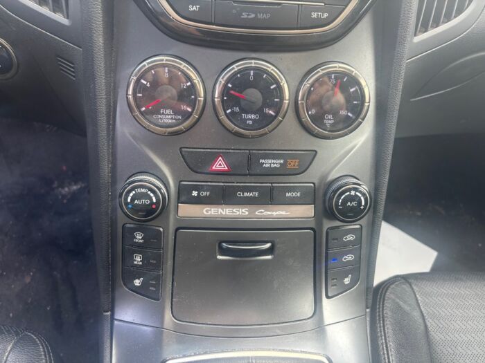 Hyundai Genesis Coupe PREMIUM – Image 14