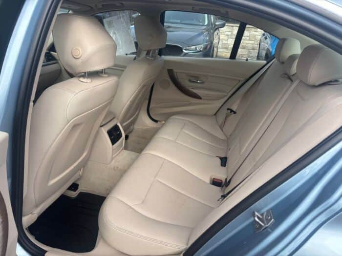 BMW 3 Series 328i – Image 9
