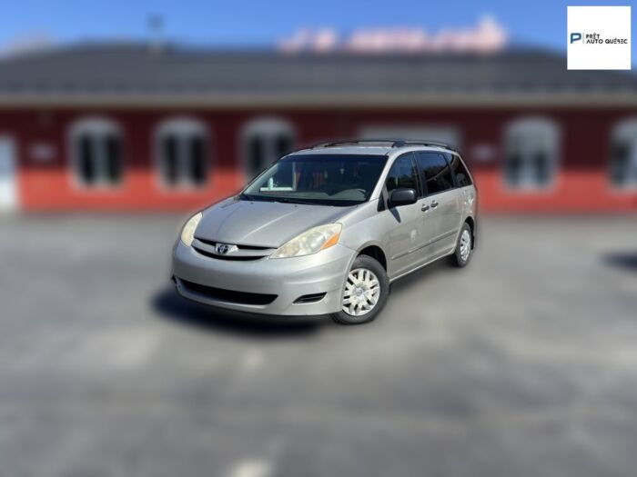 Toyota Sienna CE – Image 3