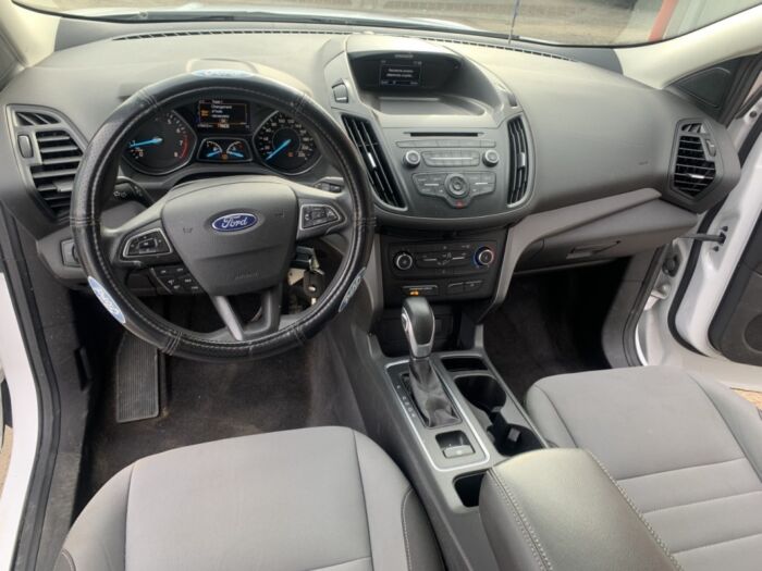 Ford Escape S – Image 11