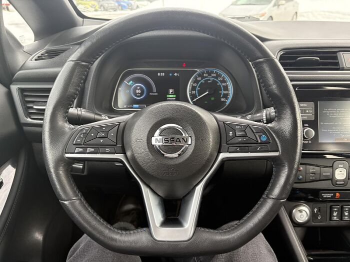 Nissan LEAF SV à hayon/CRIUSE ADAPTATIF/VOLANT CHAUFFANT/BAS M – Image 19