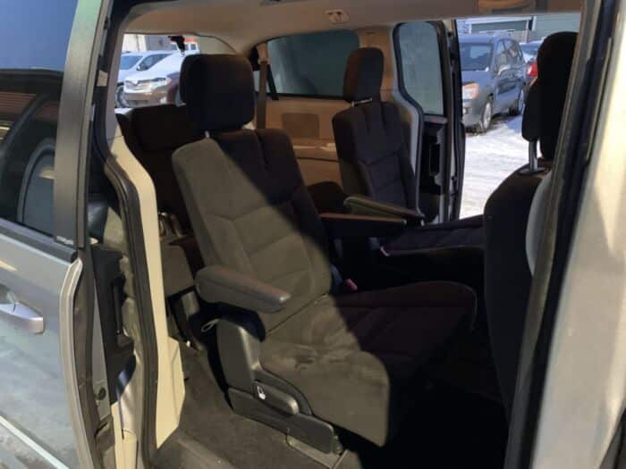 Dodge Grand Caravan SXT – Image 11