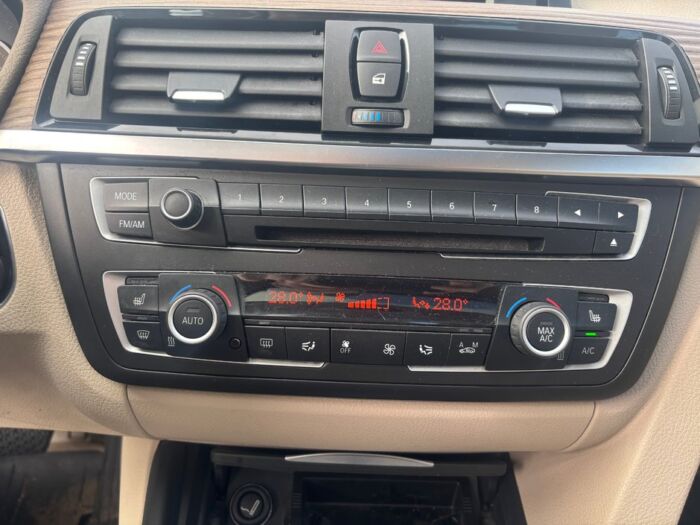BMW 3 Series 328i – Image 13