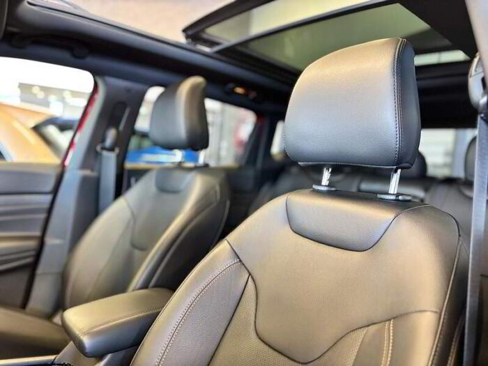 Jeep Compass LIMITED Édition Rouge - Image 11