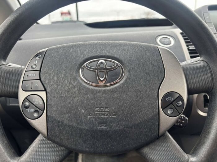 Toyota Prius - - Image 12