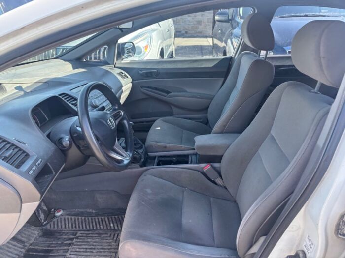 Honda Civic Sdn LX - Image 10