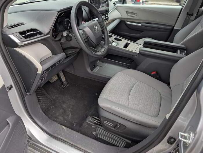 Toyota Sienna LE TA 8 places BLUETOOTH CAMÉRA BAS KILOMÉTRAGE – Image 8
