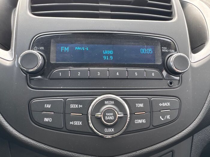 Chevrolet Trax LS - Image 15