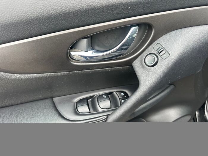 Nissan Rogue SV - Image 7
