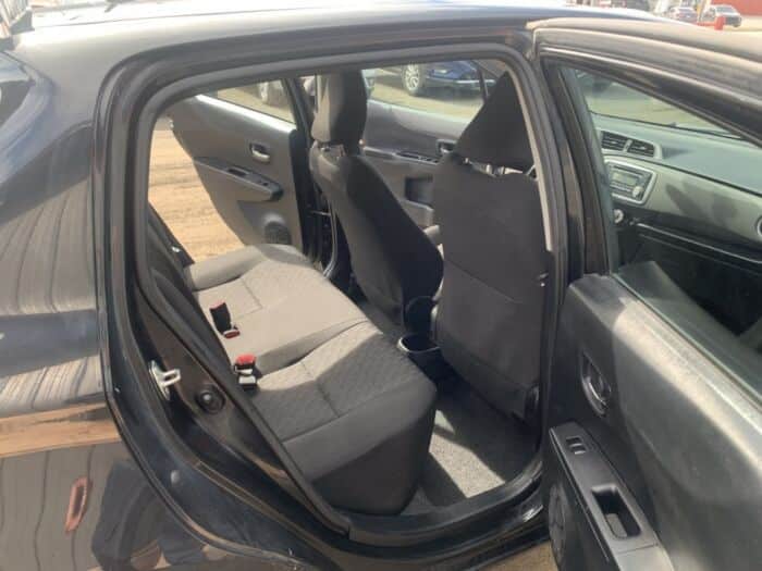 Toyota Yaris LE – Image 9