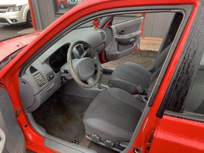 Hyundai Accent GL – Image 7