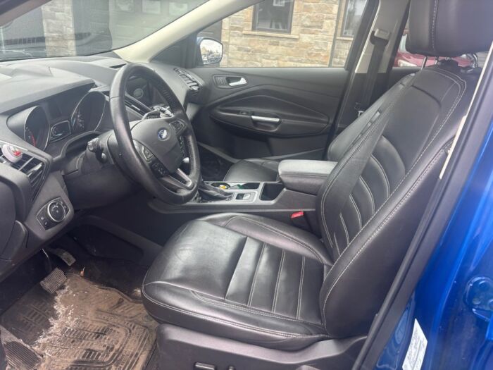 Ford Escape Titanium - Image 9