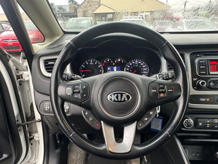 Kia Rondo LX - Image 9