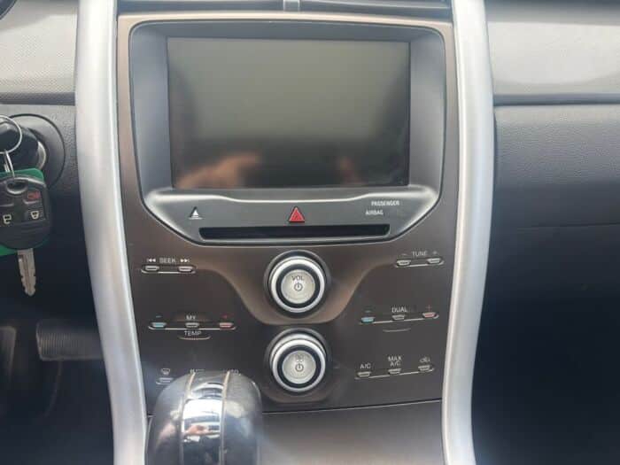 Ford Edge SEL AWD - Image 13
