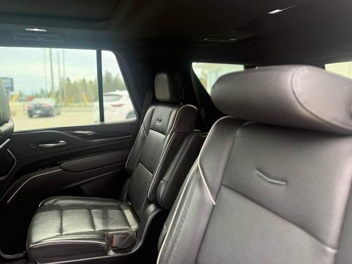 Cadillac Escalade 4 RM, 4 portes, Sport – Image 12